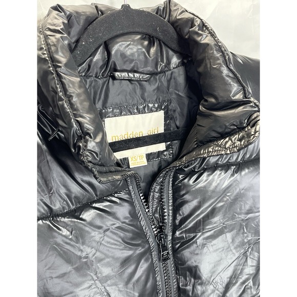 Madden Girl Jackets & Blazers - Madden Girl Women's Black Puffer Hooded Coat Size XS‎ Winter Chic Zip Away Hood